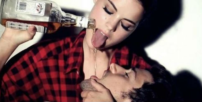 “Sexo Com Álcool É Muito Mais Intenso” –  Você Também Acredita Nisso?